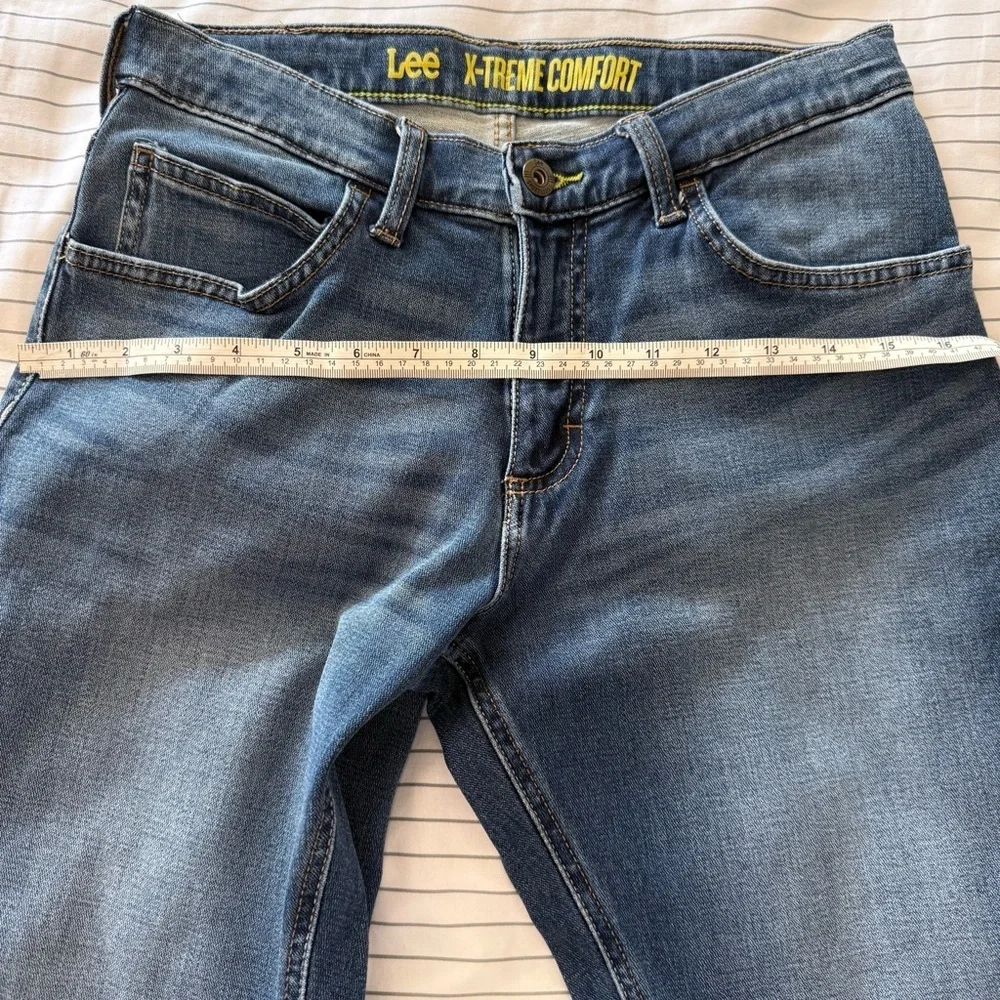 Lee Sport Series X-Treme Comfort Men/Youth Jeans (size unknown) Refer to Photos